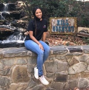 Meet your Posher, Brianna